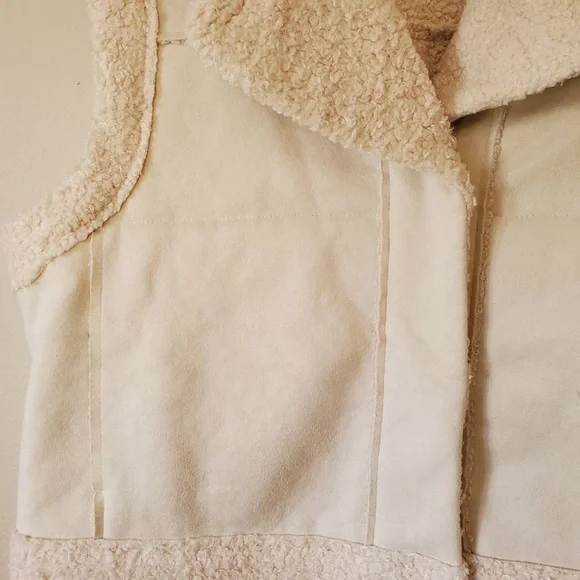 Quebec Sherpa Vest - Picture 12 of 16